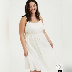 White chiffon dress with metallic thread